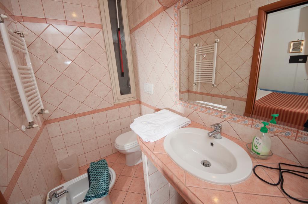 Suites Oliveri Viale Marconi Roma Exterior foto
